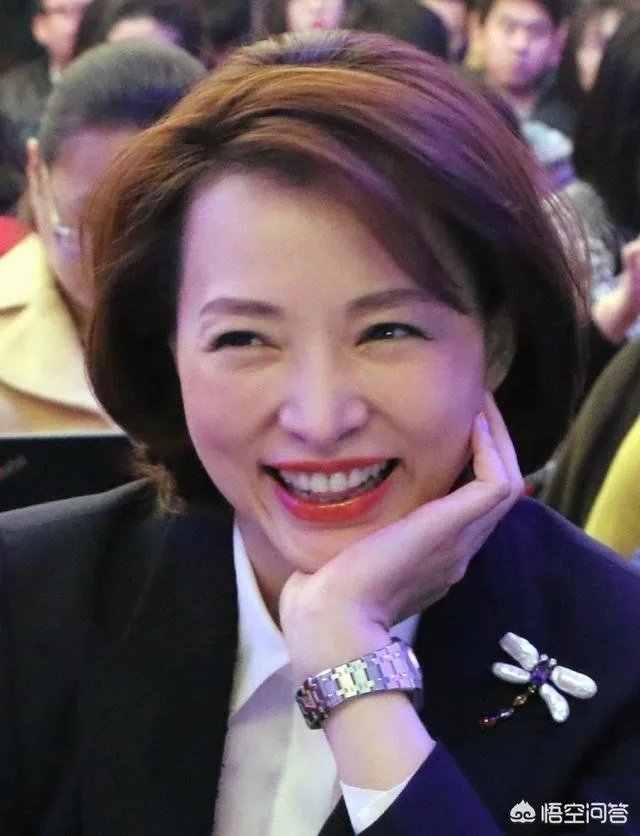 如何评价董卿的长相?