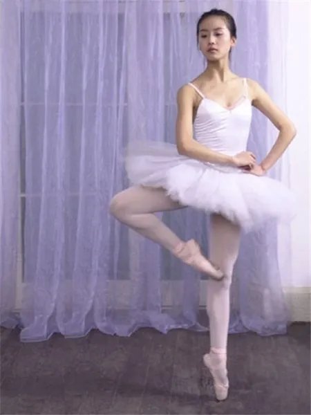 刘诗诗小时候的照片对比 四爷吴奇隆被曝宠溺刘诗诗