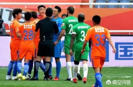 山东鲁能0:2输给贵州，戴琳在比赛中又暴怒质问裁判，大家怎么看戴琳的问题？