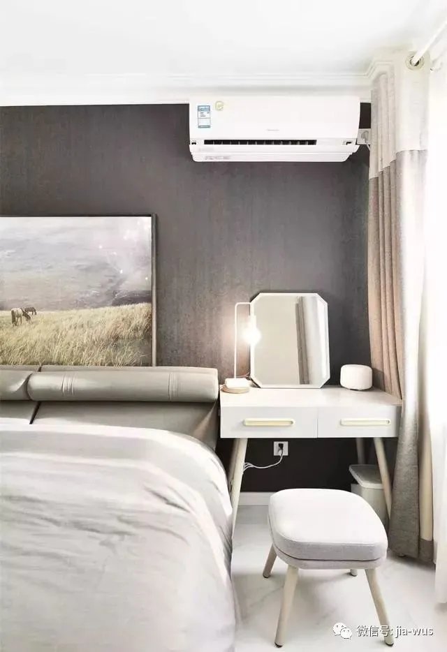 卧室梳妆台应该怎么放?这几点告诉你