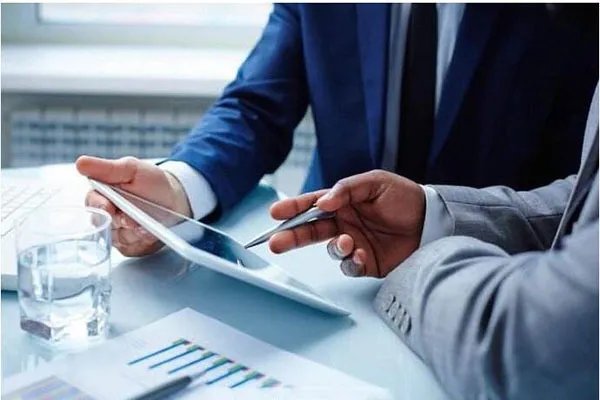 离婚找律师多少钱 离婚能否找2个律师