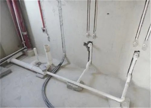 水管有水怎么接水管