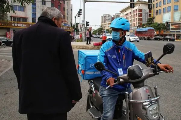 外卖小哥三年多帮72个家庭团圆，是什么让他走上了公益寻人之路？