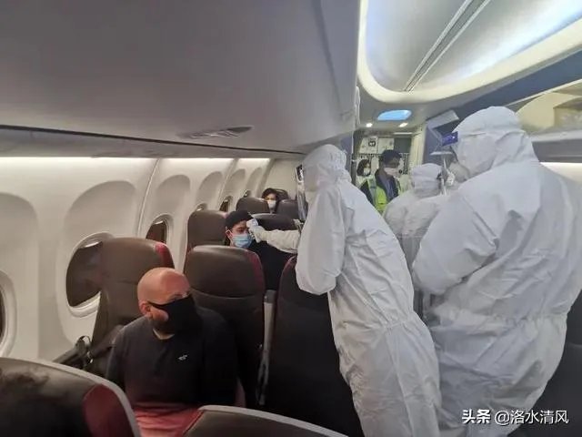 如何看待带全家来京确诊女子被美国公司解雇？