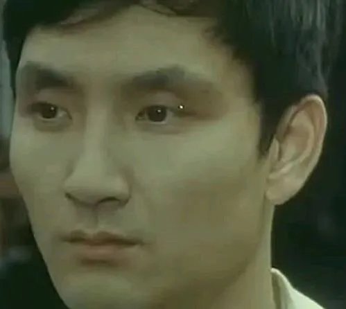 杜玉明和计春华对比照:杜玉明年轻时的照片(图)