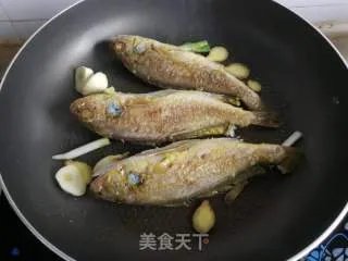 小黄鱼炖豆腐
