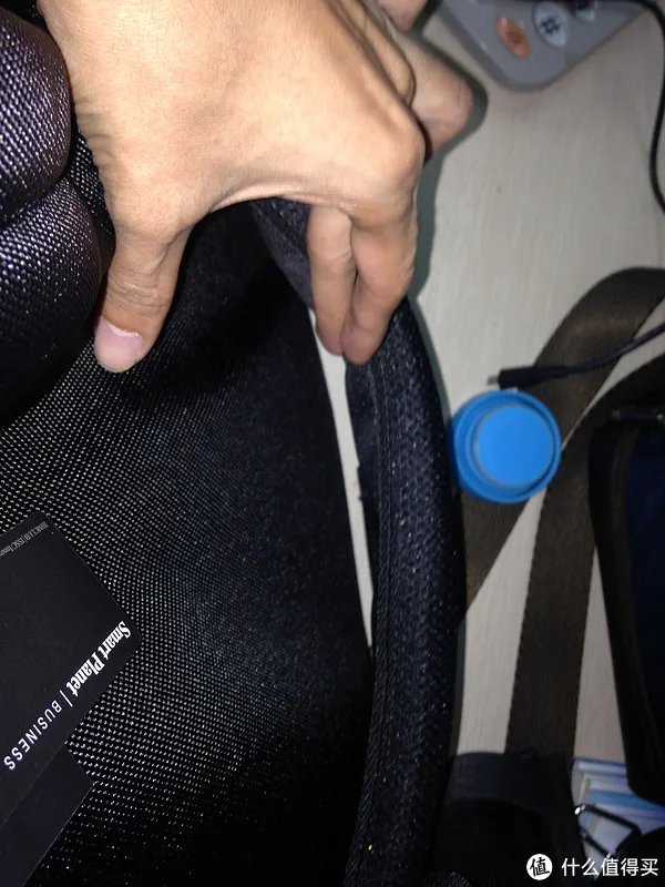 我去年买了个包，双肩的 — IBM 智慧地球 P3960 TUMI致敬款双肩包 开箱