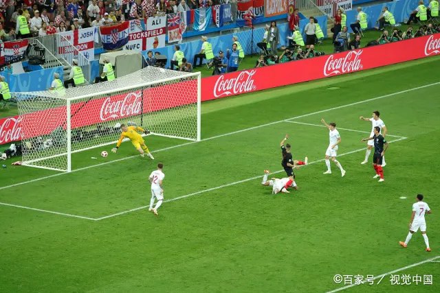 在足坛有哪些球员在罚点球时，有特别的罚球方式？