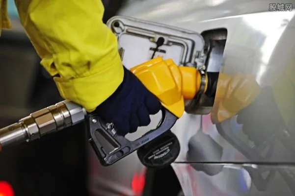 国内最新汽油价格 2018油价调整时间表