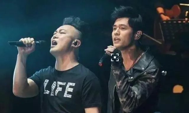 理性讨论一下，周杰伦和张学友的唱功谁更厉害？