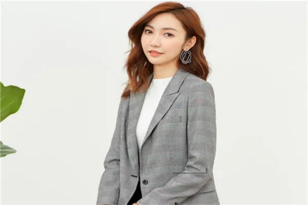 十大女性职业装品牌推荐平价 H&M上榜第三可满足不同人群需求