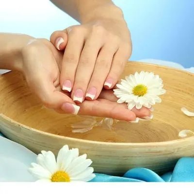 指甲凹陷原因是什么