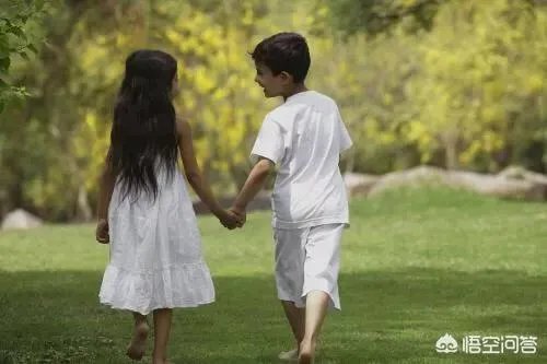 家里小男孩和小女孩多久能分开睡?