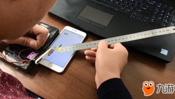 《微信跳一跳》还有这种操作 玩家自创外挂功能