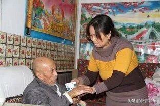 家公和我睡一个家里正常吗