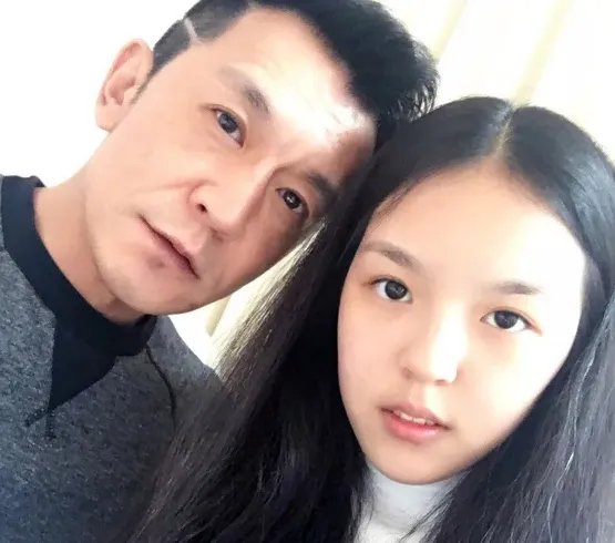 李咏女儿为什么叫法图麦?