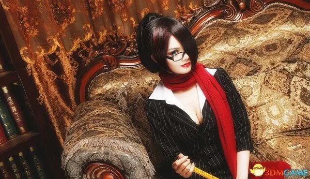 《LOL》剑姬性感女校长Cos 接受黑丝眼镜娘调教吧