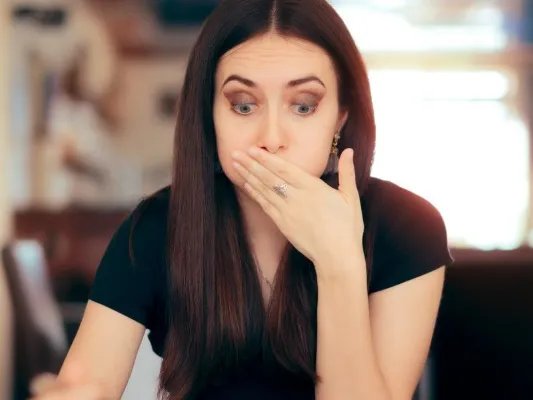 干呕恶心是怎么回事