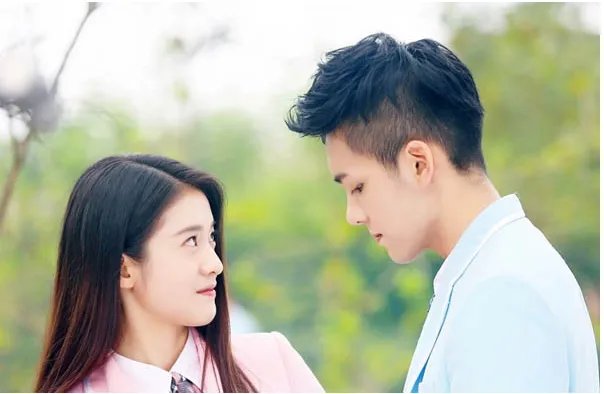 曾舜晞张雪迎一起逛市场,为何老外疯狂撮合他俩?