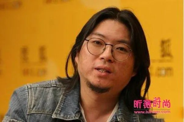 高晓松显赫的家庭背景：高晓松有几任老婆揭秘