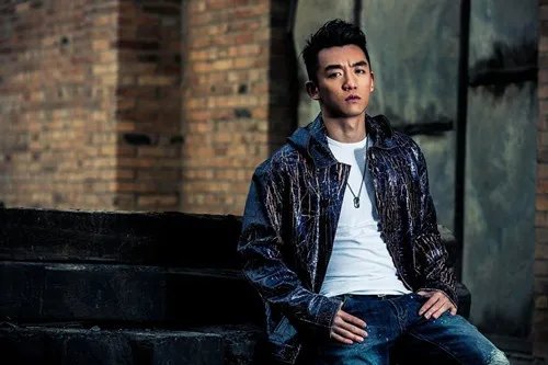 张根硕郑恺床照在网上曝光 揭秘张根硕人气保持的原因