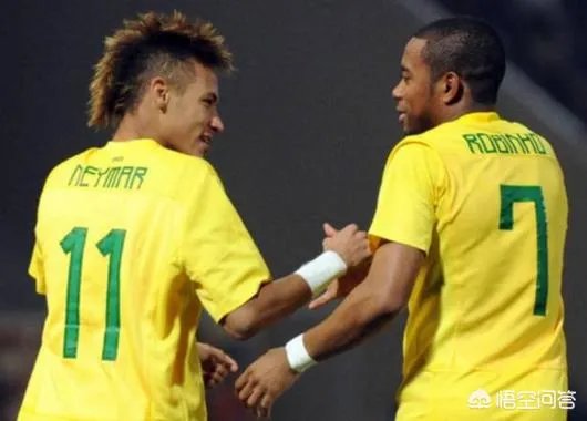 内马尔和巅峰时期的罗比尼奥谁厉害？