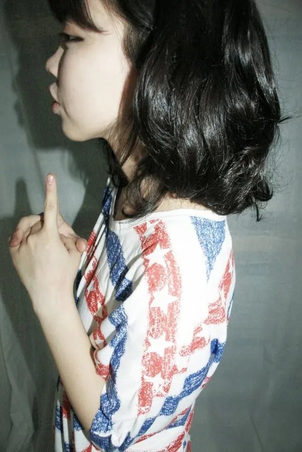 经常被人做成头像的网络女红人 除了张依依 还有谁？如果顺便就连名字带图片发给我呗、 真的紧急需要