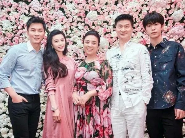 范冰冰出事李晨没有帮忙，反而是神秘富豪帮忙交清八亿罚款？