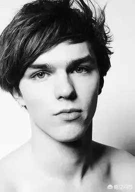 你是如何看待“暮光男”罗伯特帕丁森成为新任蝙蝠侠的？