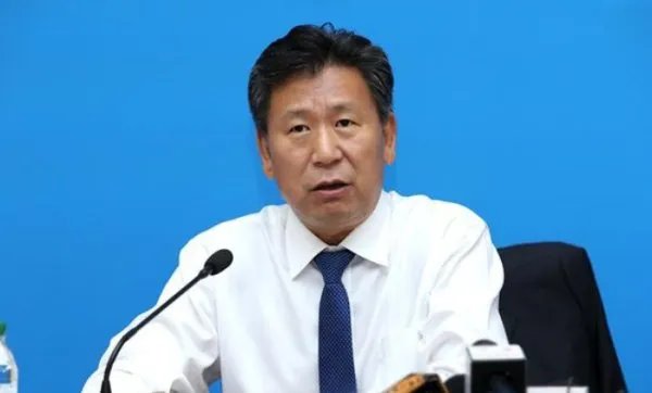 教育部是如何回应部分高校一刀切封闭管理的？