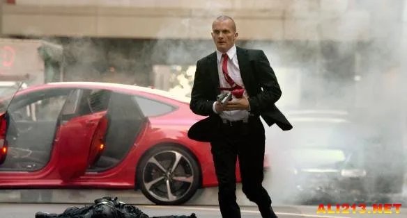 光头高调回归！《杀手：代号47》第二部电影预告首曝