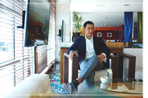 梦见很多人在吃年夜饭