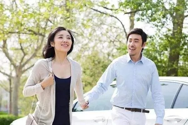 跟网恋对象即将奔现,但给他看的照片不是我本人,该怎么办?