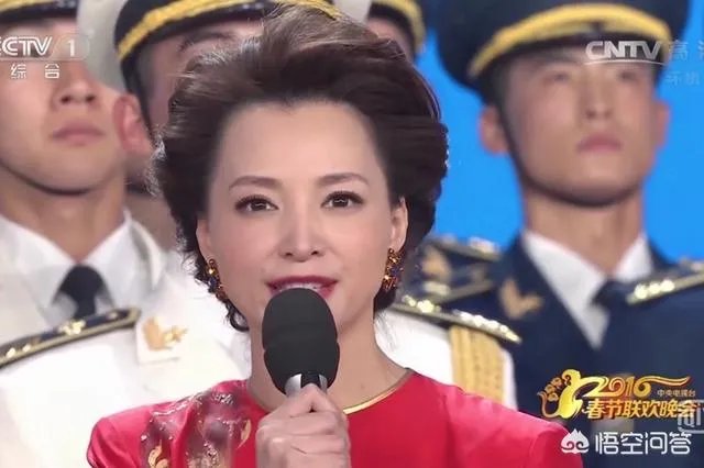 如何评价董卿的长相?