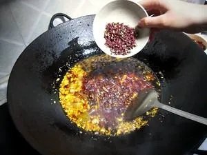 重庆火锅底料的做法是怎样的？