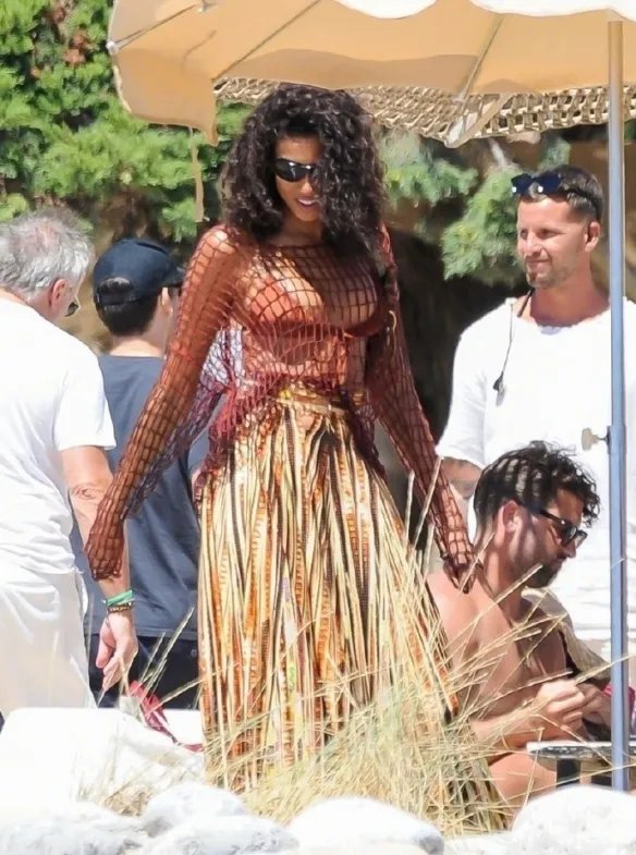 莱昂纳多·迪卡普里奥又双缀去度假了 带着性感超模