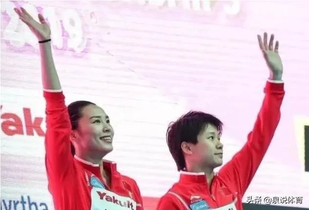 光州游泳世锦赛-正在泳池训练的孙杨听到场馆响起国歌声，接下来发生了什么事情？