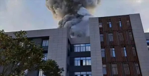 南京航空航天大学一实验室爆炸了，致其爆炸的原因是什么？