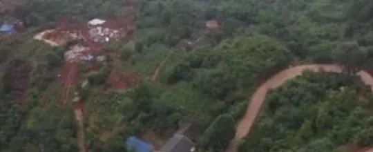 女子救下21户村民究竟是怎么回事呢？