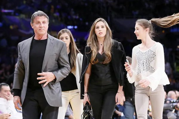 史泰龙的女儿照片明艳照人 性感诱人堪比超模