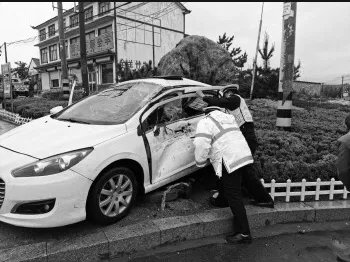 江苏23岁民警突遭车祸牺牲,事故发生时的具体情况是怎样的?