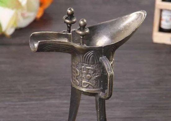 酒爵和酒樽的区别