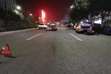 怎样避免追尾？