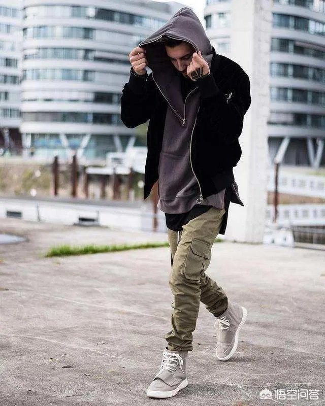 工装裤怎么搭配上衣？