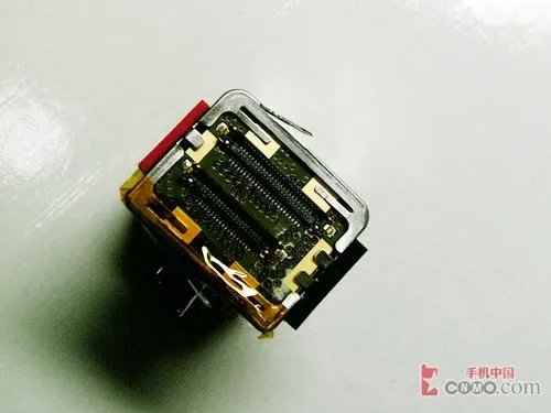 探秘300万蔡司镜头 诺基亚N93拆机图赏