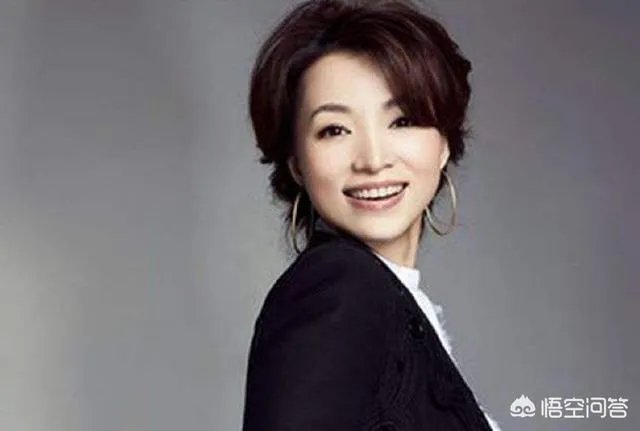 如何评价董卿的长相?