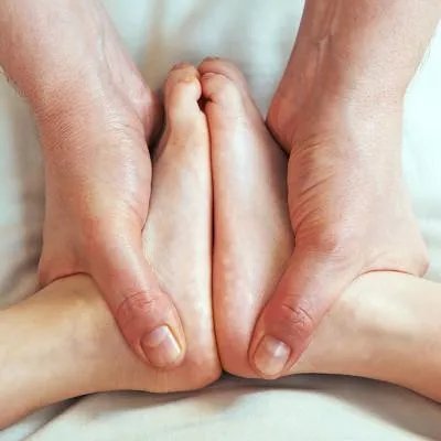 脚心出汗是怎么回事