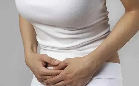 盆腔积液是怎么回事需要治疗吗？