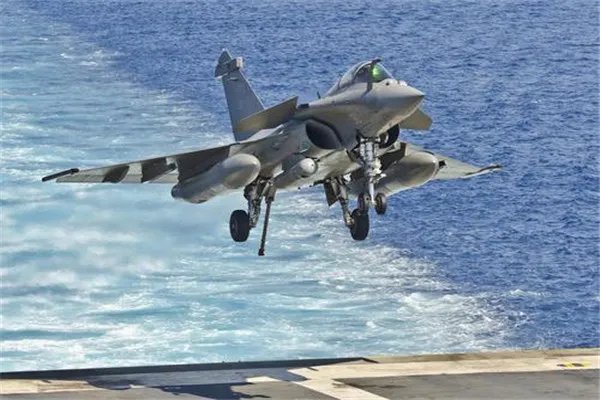 世界上最先进的战机排名:中国歼二十上榜 多个来自美国