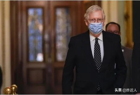 拜登上台后，特朗普进不进监狱，美国乱的一样吗？